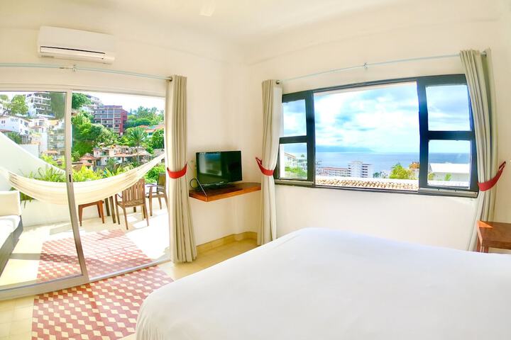Room 28 of 193