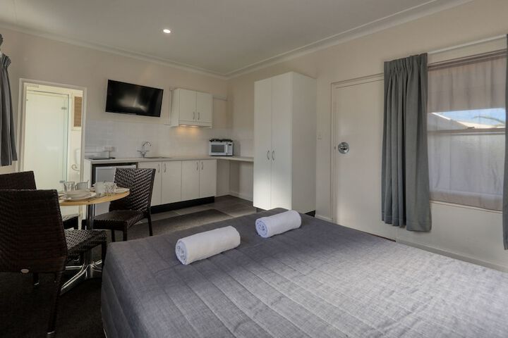 Room 7 of 34