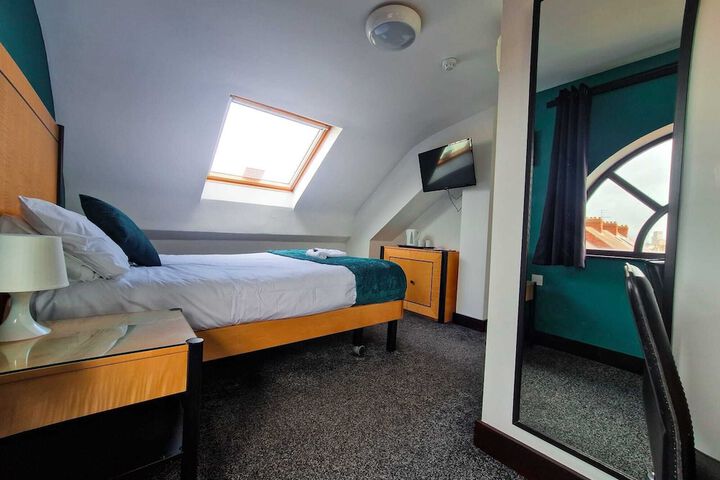 Room 16 of 23