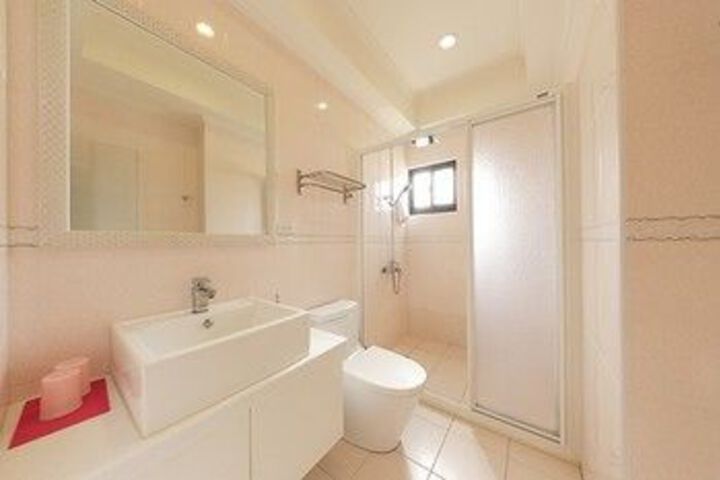 Room 5 of 26
