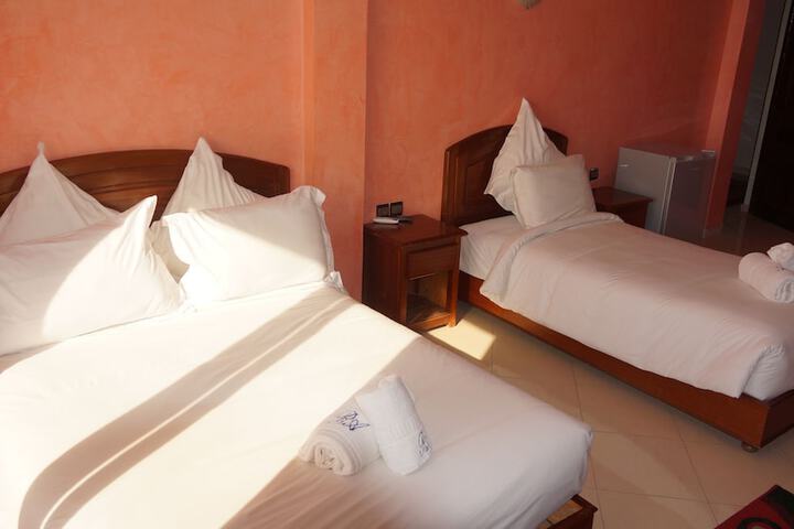 Room 4 of 20