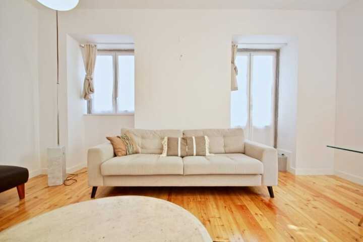 The Lisbon Flat GraCa