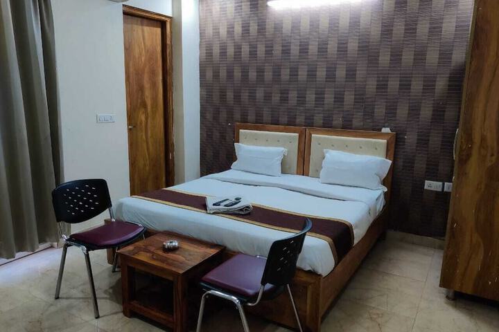 Room 15 of 31