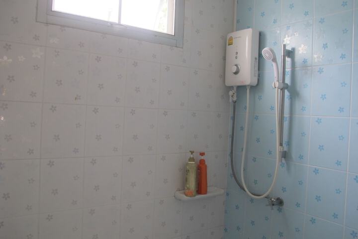 Room 16 of 33