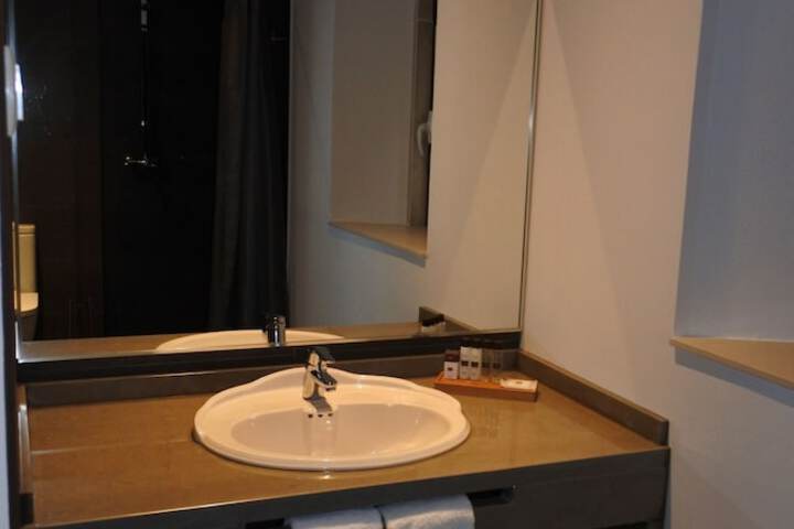 Room 3 of 55