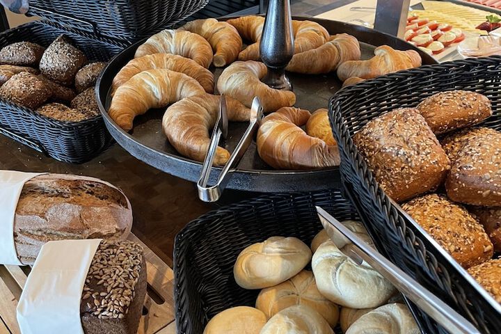Breakfast/Coffee Service 21 of 33