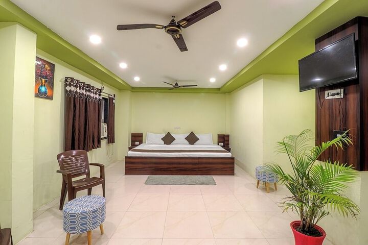 Room 16 of 38
