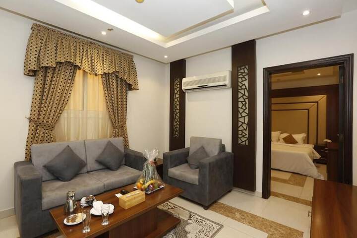 Room 10 of 25