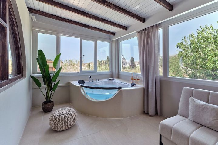 Hot Tub 42 of 44