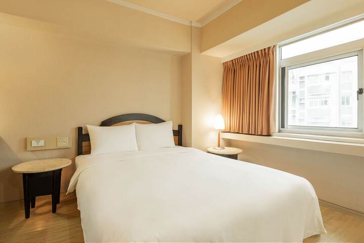 Room 10 of 21