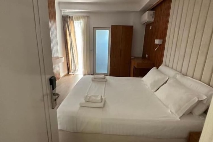 Room 57 of 191