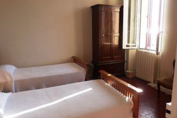Room 8 of 20