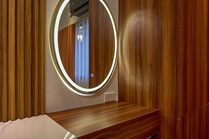 Room 4 of 25