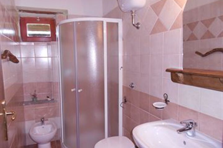 Room 4 of 26