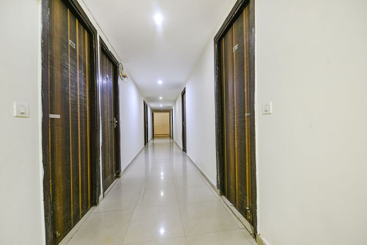 Hotel Interior 6 of 24
