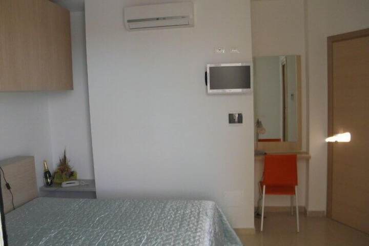 Room 5 of 64