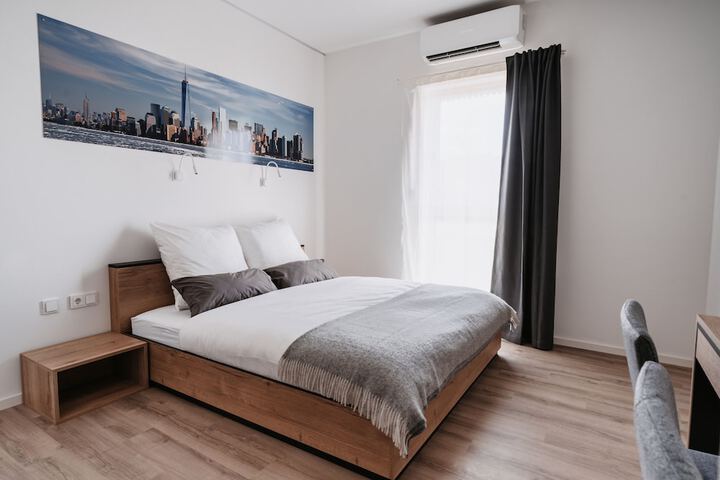 Room 10 of 86