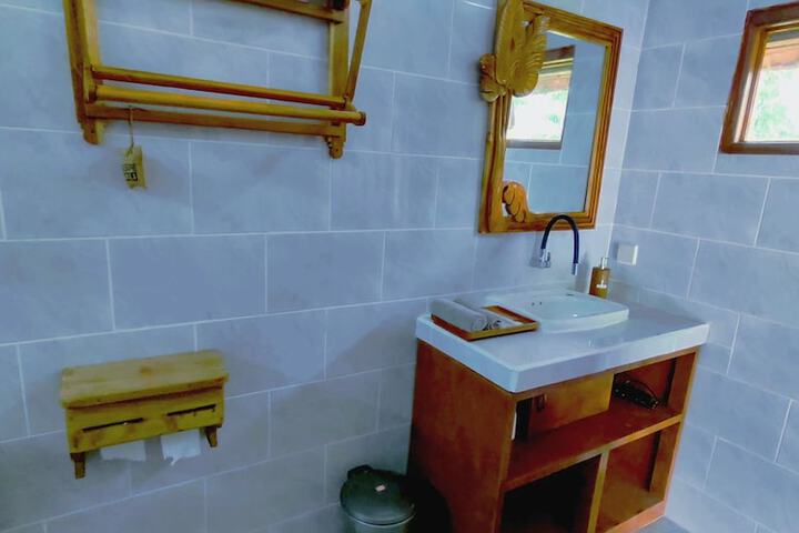 Room 27 of 53