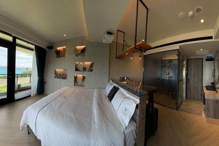 Room 10 of 147