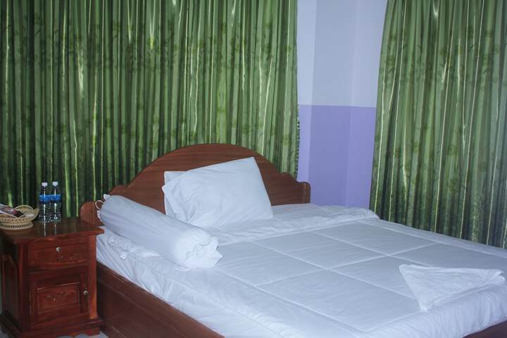 Room 8 of 36
