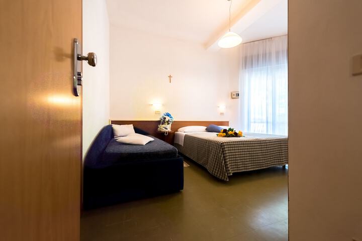 Room 17 of 108