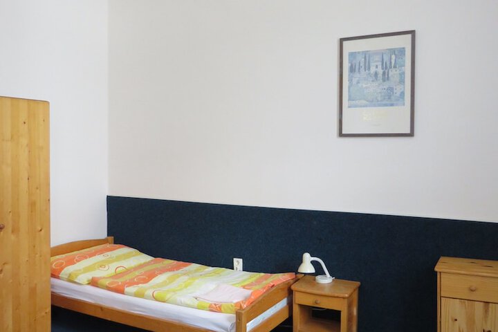 Room 12 of 31