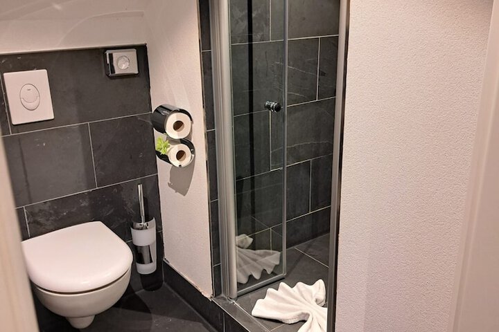 Room 111 of 131