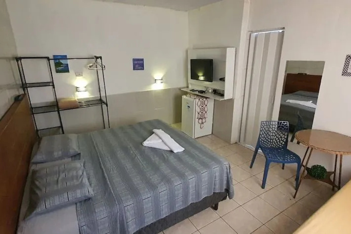 Room 4 of 11