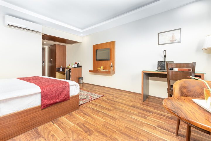 Room 12 of 36