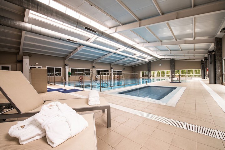 Pool Hotel