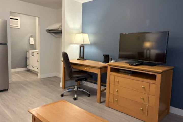 Room 9 of 16
