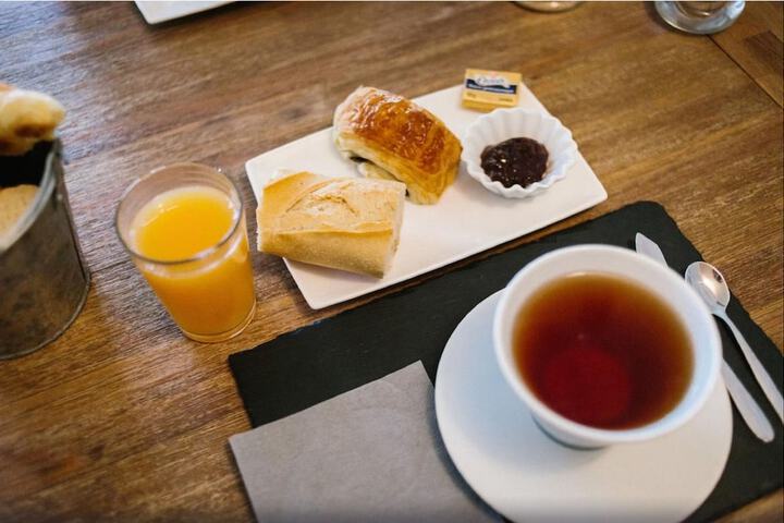 Breakfast/Coffee Service 9 of 10