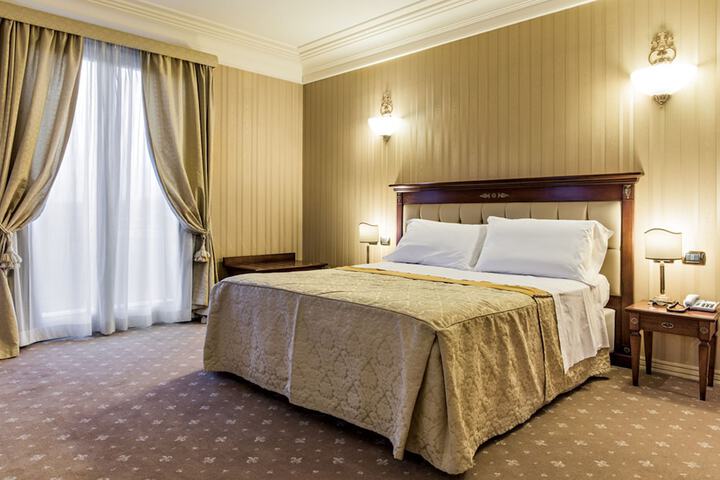 Room 6 of 94