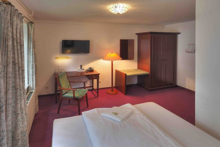 Room 6 of 51