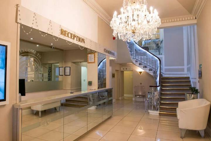 Avonbridge Hotel
