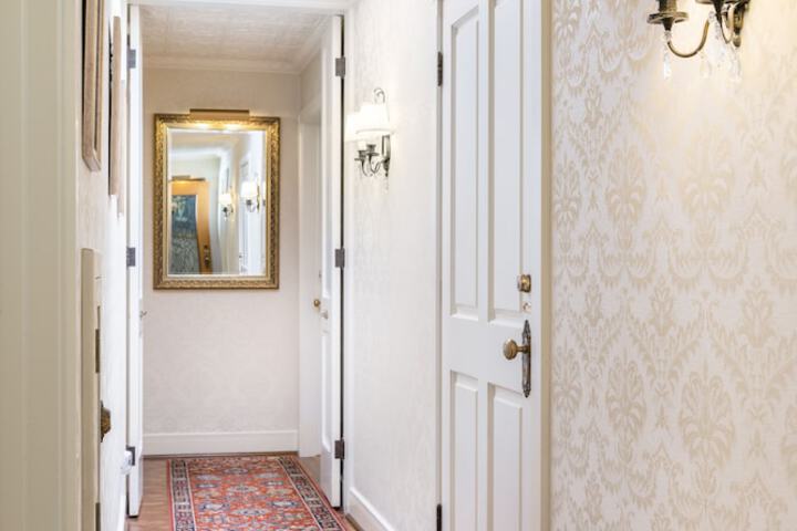 Ballroom/Hall 110 of 144