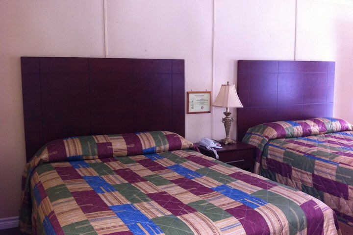 Room 3 of 62
