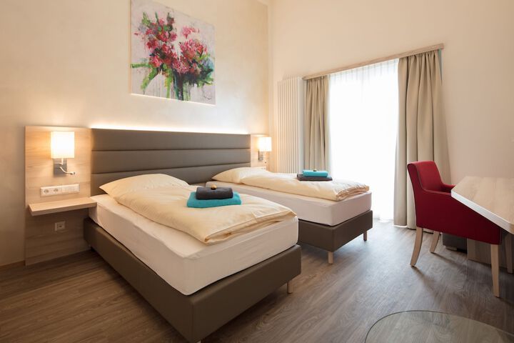 Room 8 of 28