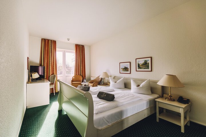 Room 8 of 34