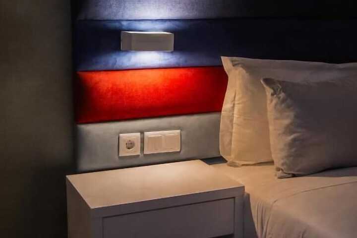 Room 6 of 24
