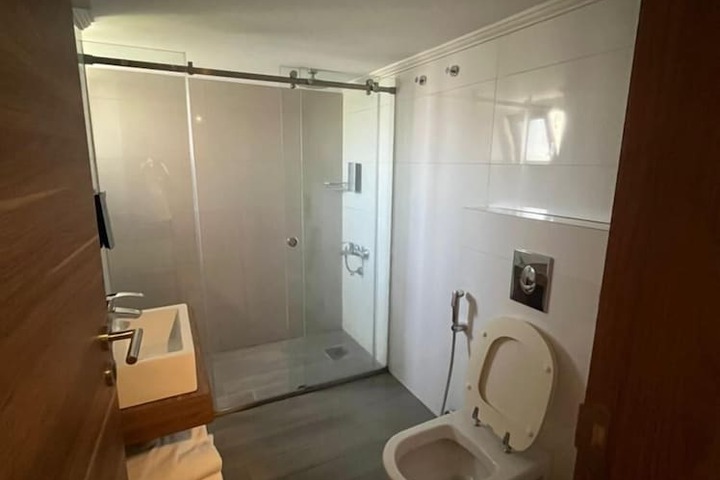 Room 16 of 26