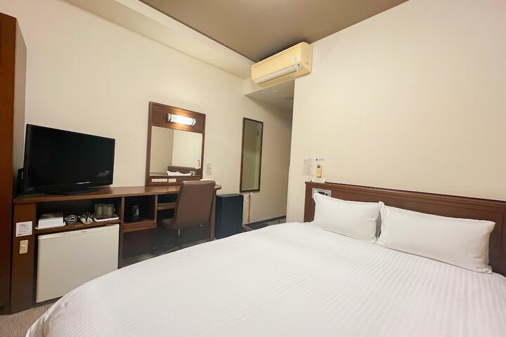 Room 4 of 30