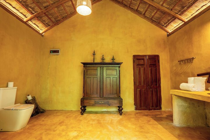 Room 25 of 59