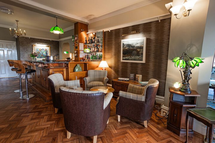 Lounge 108 of 122