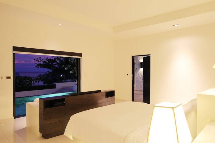 Room 35 of 229