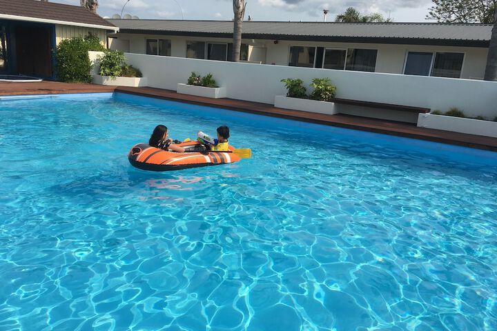 Pool 13 of 33
