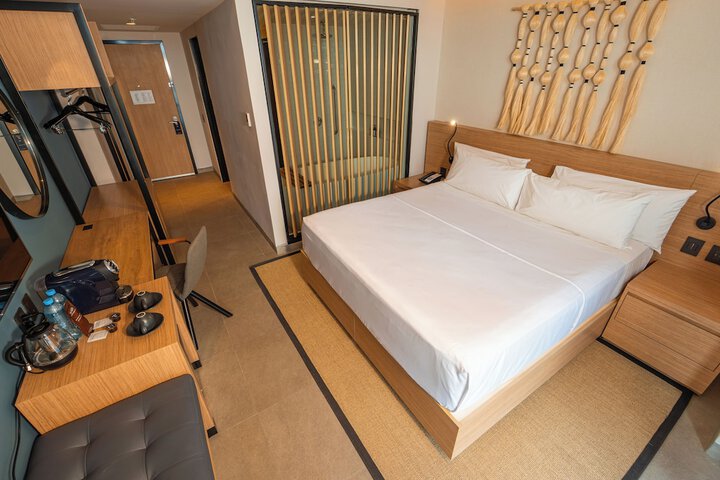 Room 32 of 335