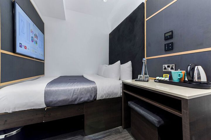 Room 17 of 50