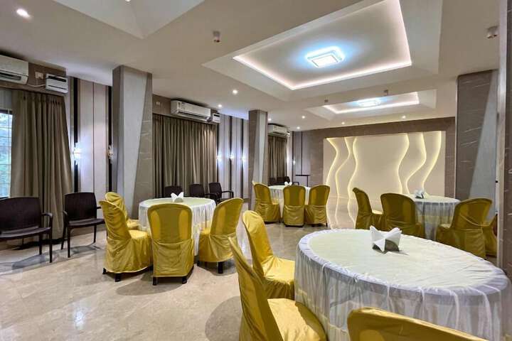 Ballroom/Hall 41 of 53