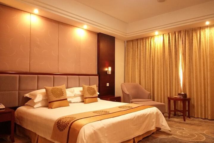 Room 10 of 30